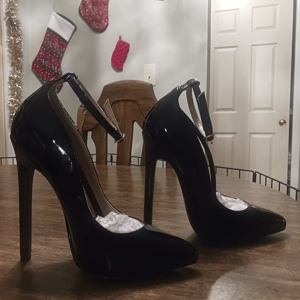 PLEASER USA SIZE 5 WOMENS BLACK POINTED HEEL - Picture 2 of 7